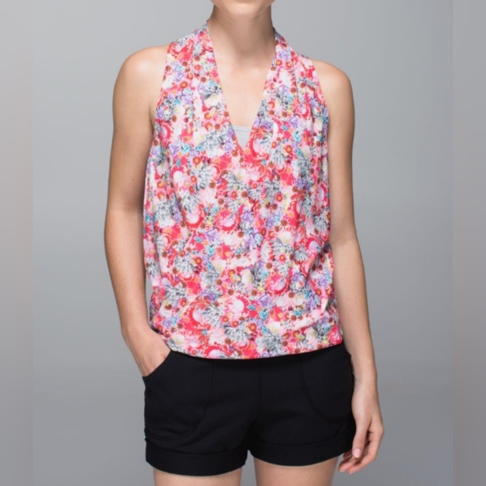 Lululemon Rollin' With My Om'ies Tank. Size 6
